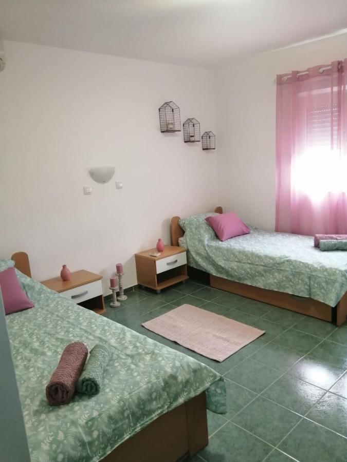 Holiday House Lara Starigrad Paklenica Esterno foto