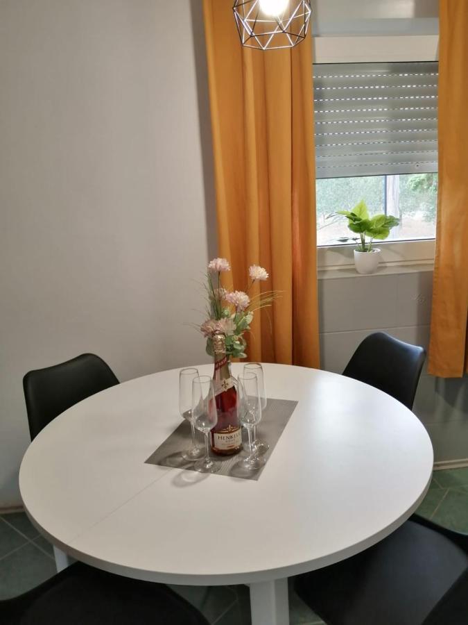 Holiday House Lara Starigrad Paklenica Esterno foto